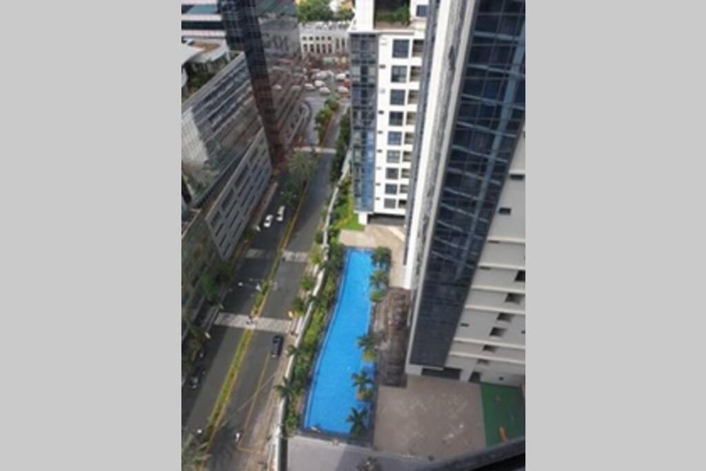 Appartement One Eastwood Avenue Tower 2 à Manille Extérieur photo